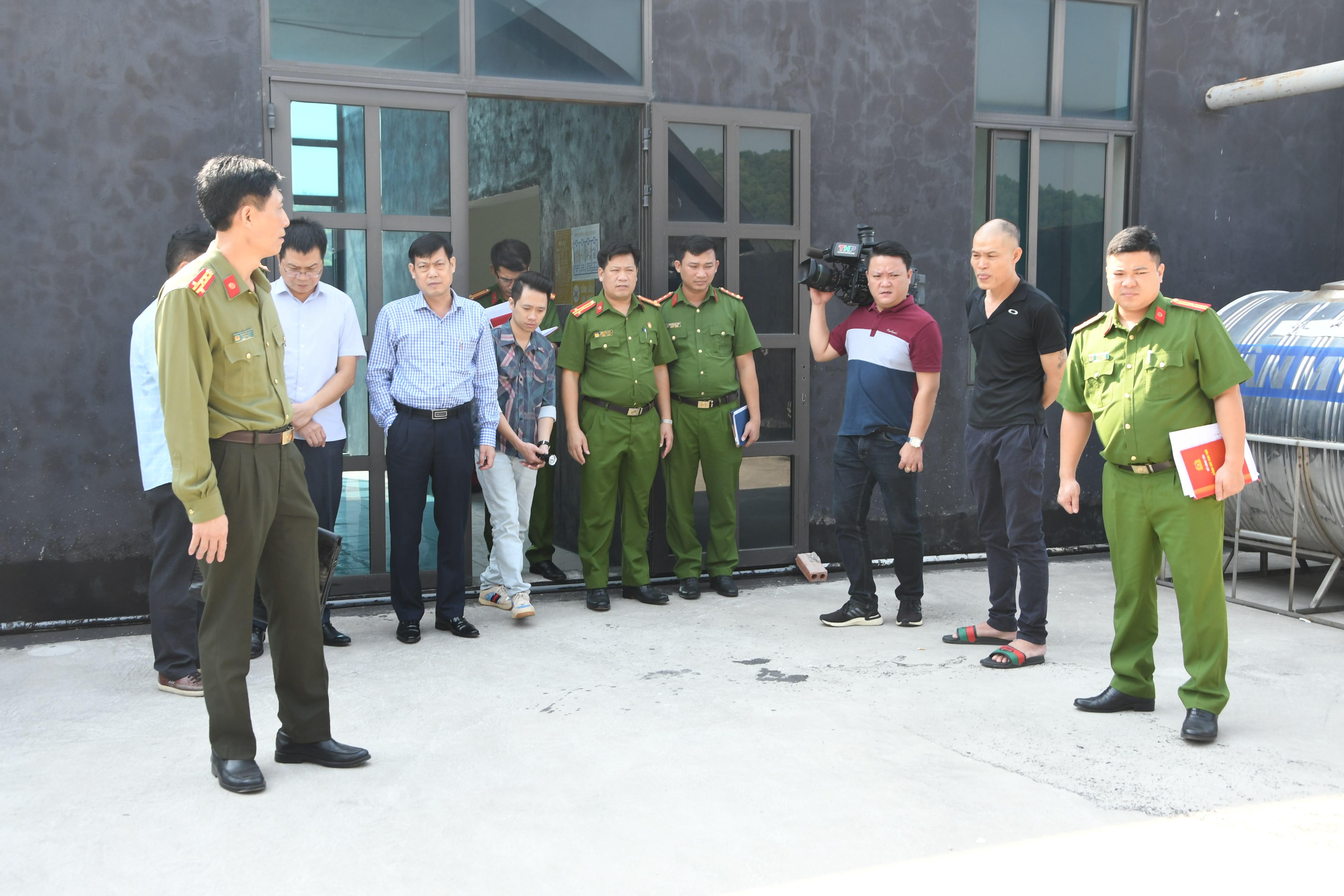 Đề nghị giám sát cơ sở kinh doanh karaoke Điểm Hẹn 87 và karaoke Obama khắc phục tồn tại về PCCC